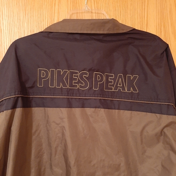 Pikes Peak Windbreaker Size Large - Picture 8 of 11